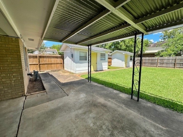 Building Photo - 626 N Resident St