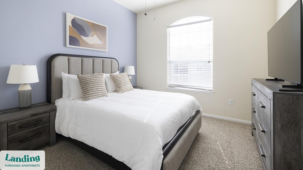 Building Photo - 901 Lakeside Cir