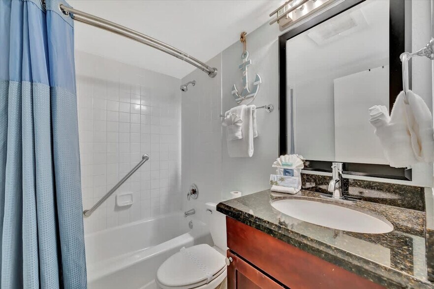 Building Photo - 611 Destiny Dr