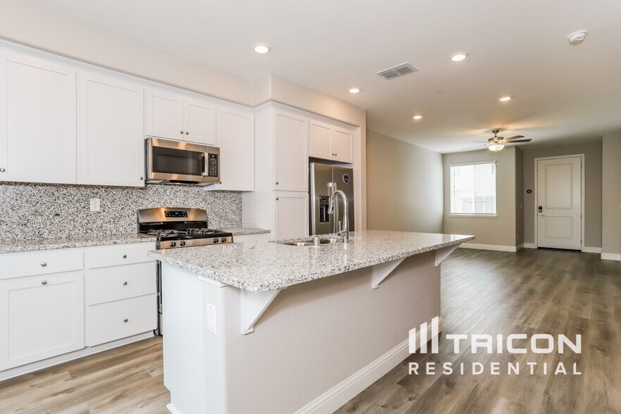 Building Photo - 817 Chisel Ville Ln