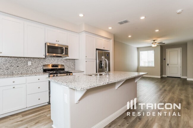 Building Photo - 2112 Comstock Ln