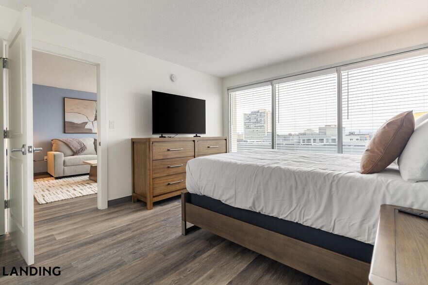 Building Photo - 50 Morgan St N