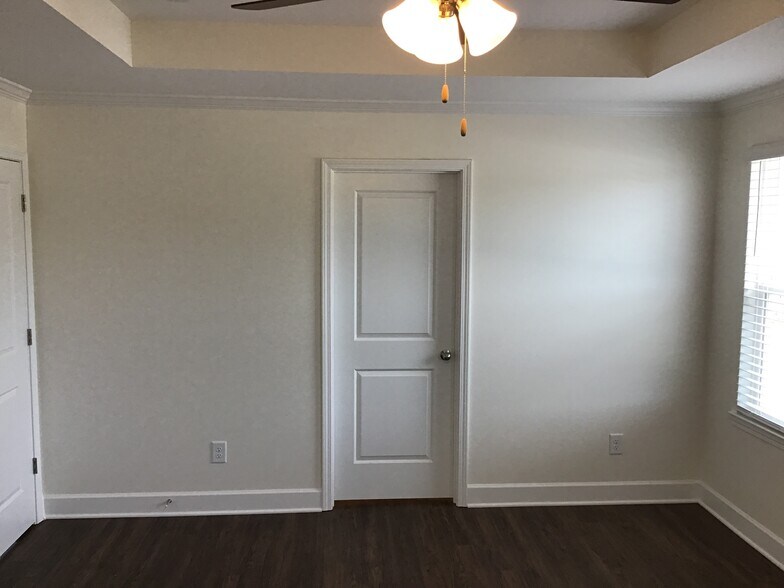Building Photo - 4992 Chutney Dr