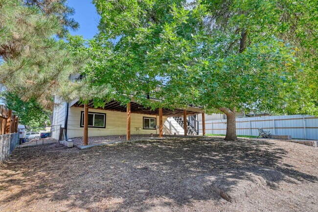 Building Photo - Fantastic Home In Village Seven For Rent