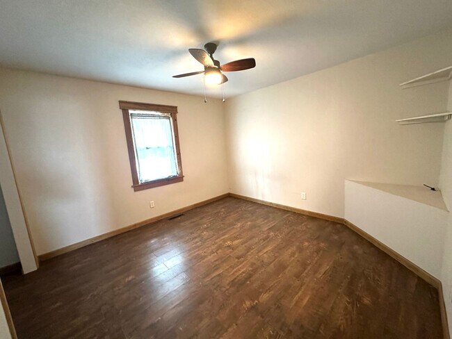 Building Photo - 6330 Foliage Rd