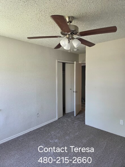 Building Photo - 4325 Chestnut Dr