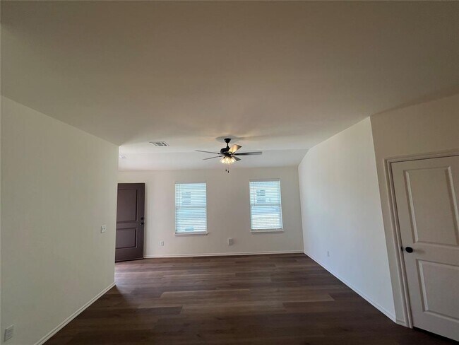 Building Photo - 306 Liam Dr