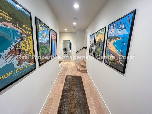 Building Photo - AVAILABLE JANUARY - Fully Furnished Modern...