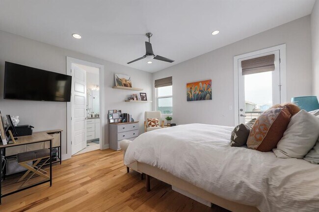 Building Photo - 7013 Boyle Dr