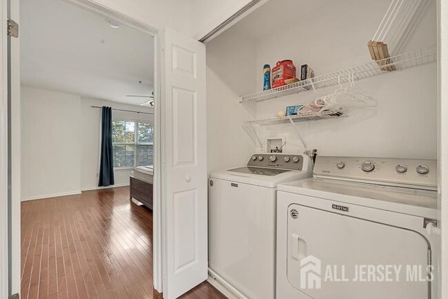 Building Photo - 111 Blossom Cir