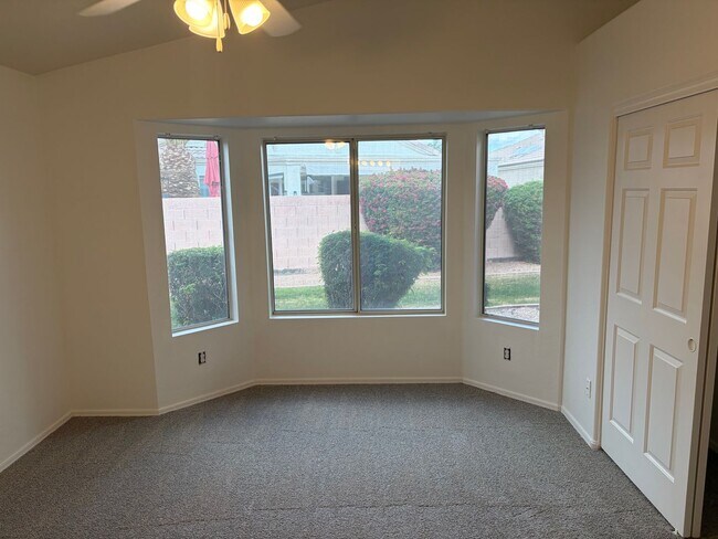 Building Photo - 55+ 2 Bed 2 bath home!