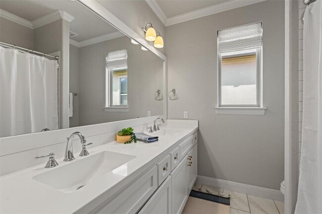 Building Photo - 201 Barefoot Park Ln