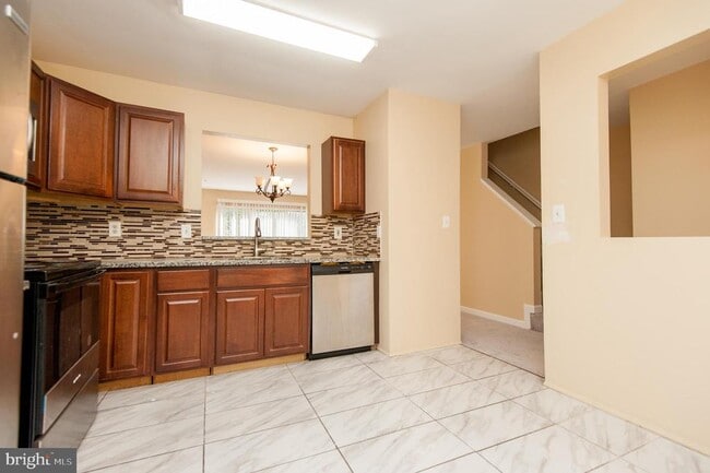Building Photo - 10749 Kitchener Ct