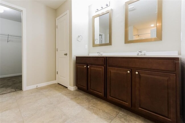 Building Photo - 10121 Crested Fringe Dr