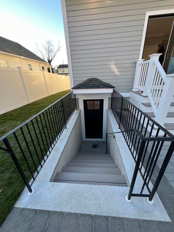 Building Photo - 33 Hovey St