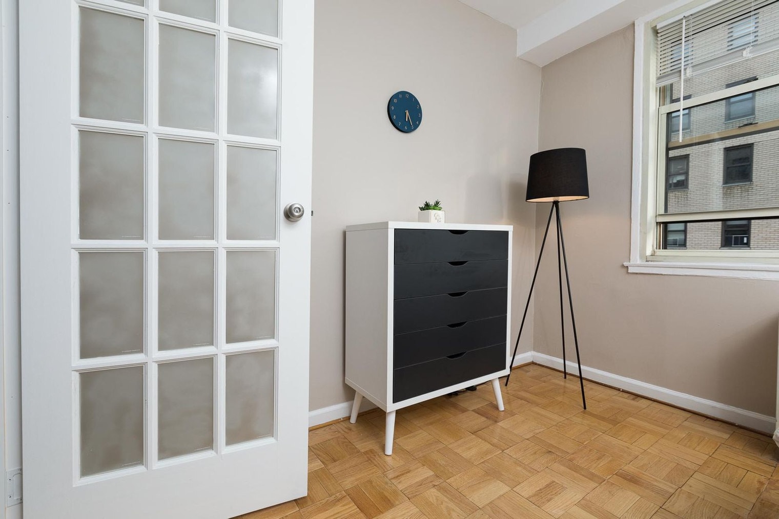 Building Photo - 240 E 81st St