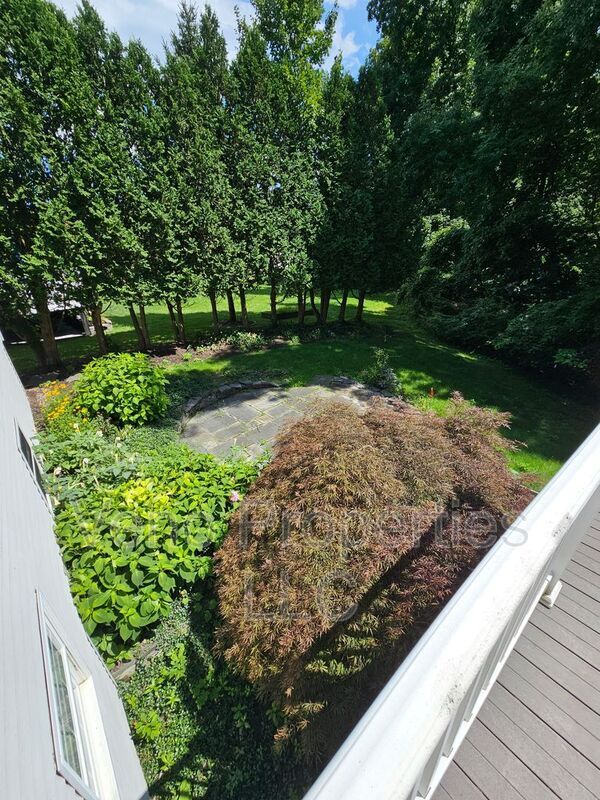 Building Photo - 5 Brighton Ct