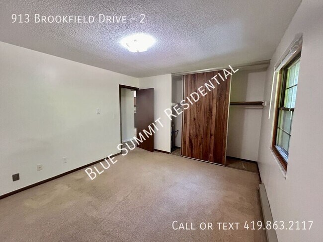 Building Photo - 913 Brookfield Dr