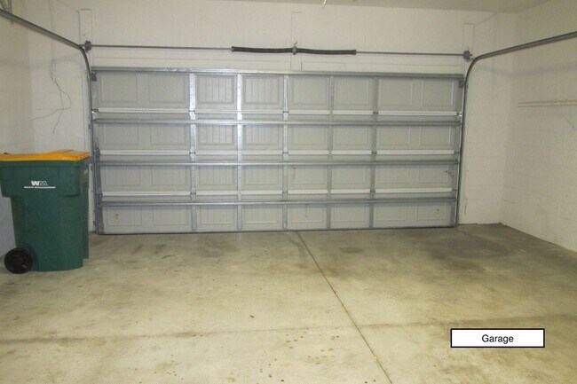 Building Photo - 3838 Golden Knot Dr