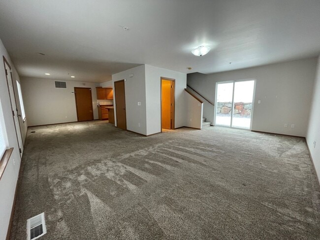 Building Photo - Now renting 3 bedroom House