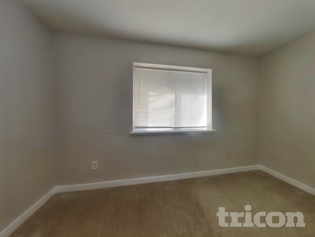 Building Photo - 601 Jeelu Way