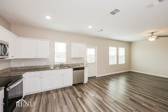 Building Photo - 6618 Charleston Dr