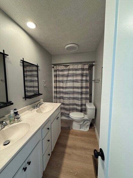 Building Photo - 6386 Wolcott Ct