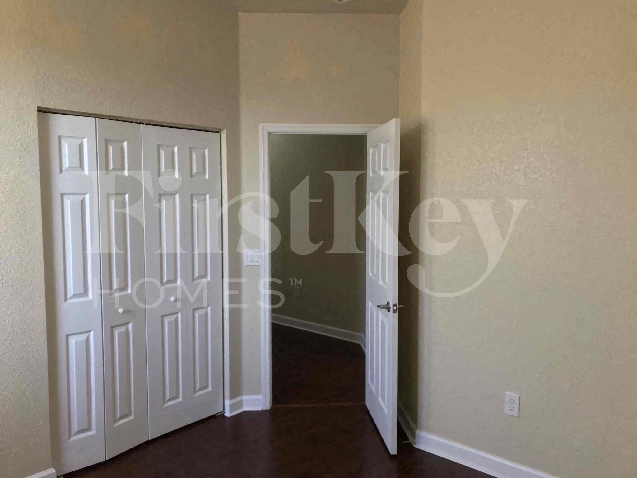 Building Photo - 181 NE 30th Pl