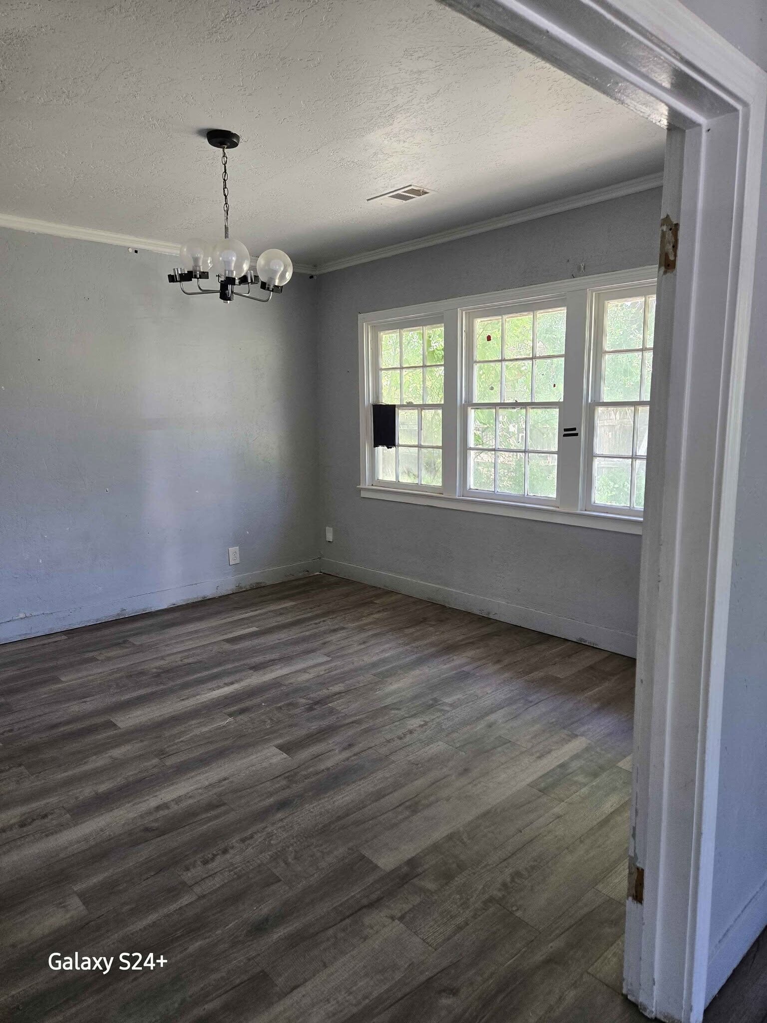 Building Photo - 1102 S Western St