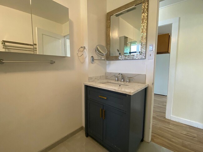 Building Photo - Charming 2-Bedroom Home in Prime Waimea Location