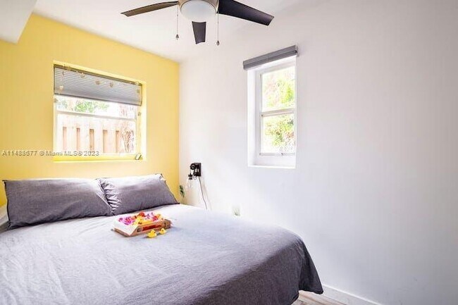 Building Photo - 1516 S 17th Ave