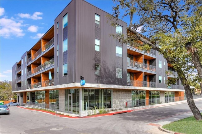 Building Photo - 900 S 1st St