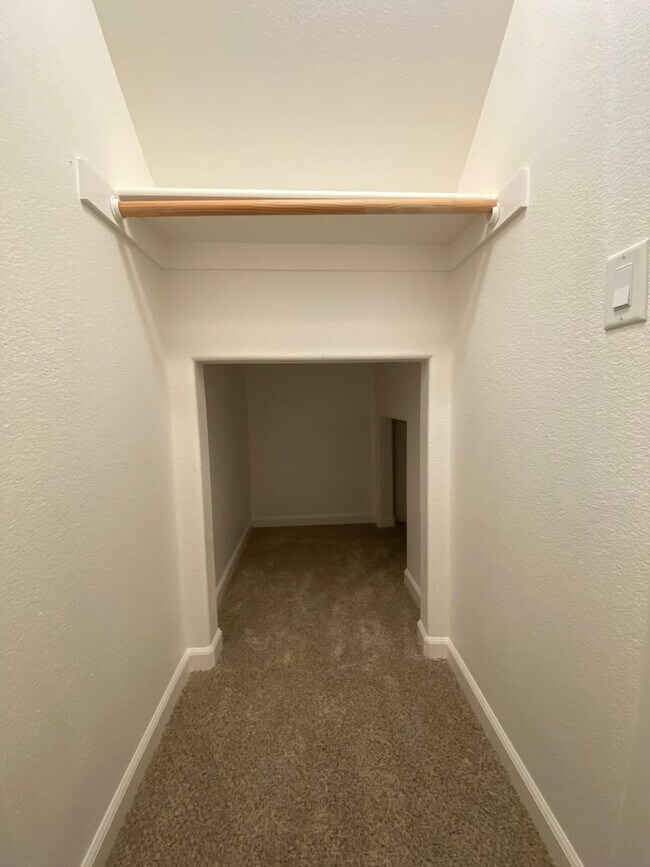 Building Photo - Contemporary 3 Bedroom Capital Village Townhome