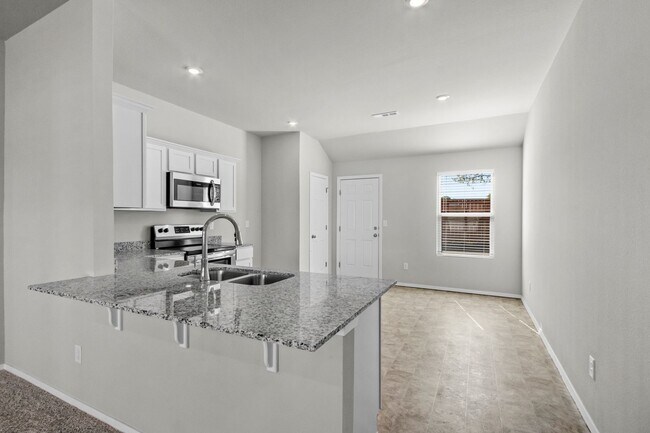 Building Photo - 801 Belhaven Rd