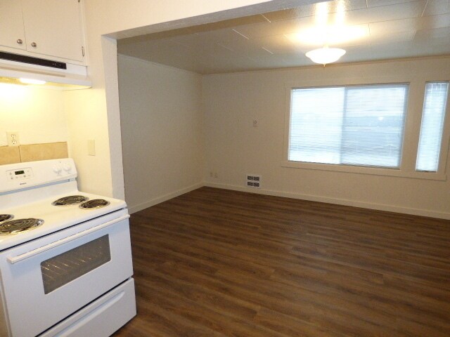 Building Photo - APPLICATION PENDING -  820 1/2 S. C Street...