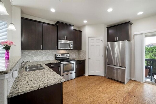 Building Photo - 3240 E Whitestone Blvd