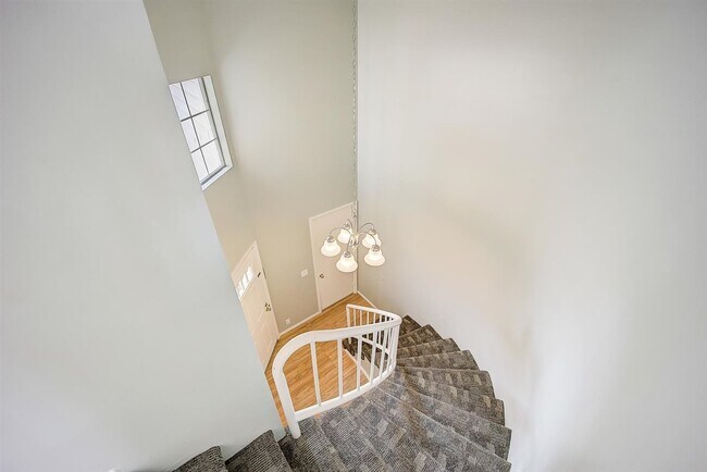 Building Photo - Crosspointe (1458)