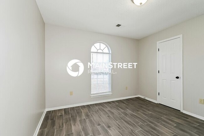 Building Photo - 3 Bedroom Pet-Friendly Home in Olive Branch, MS with Main Street Renewal