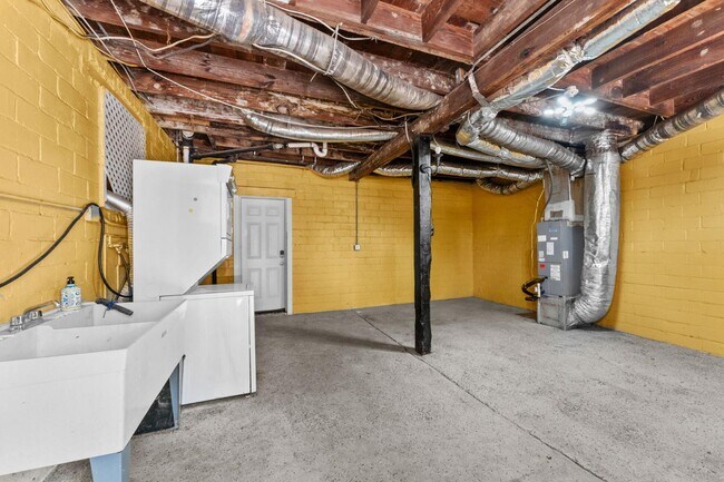 Building Photo - 4347 22nd Ave S