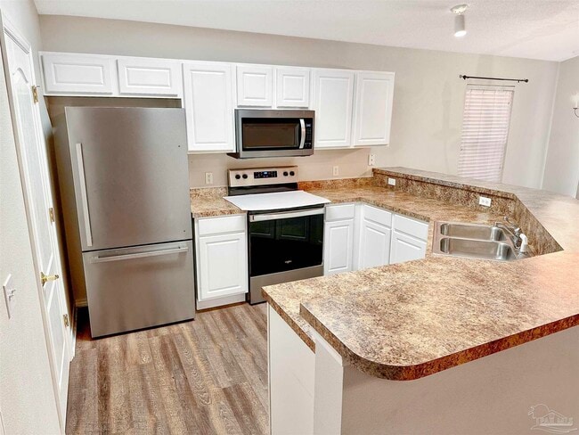 Building Photo - 217 Cohasset Ct