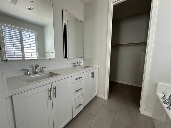 Building Photo - 28343 Harvest Gold Ct