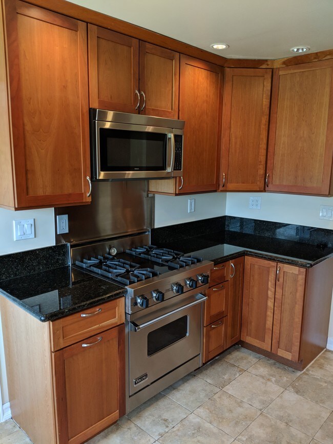 Kitchen - 5121 W 140th St