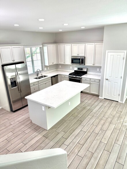 Building Photo - 2548 N 149th Ave
