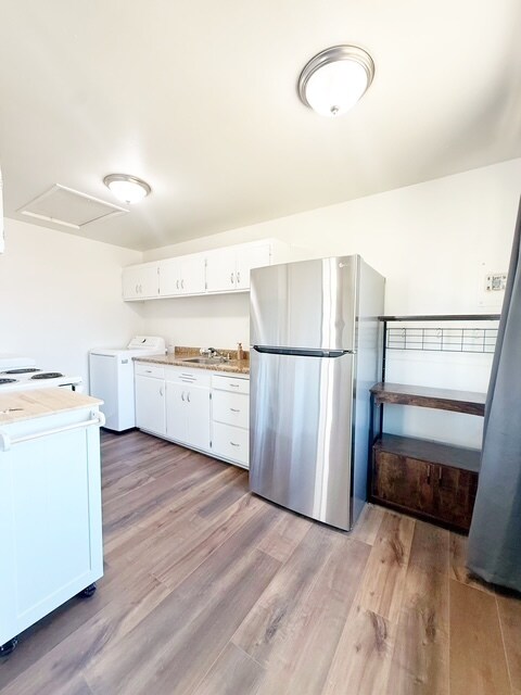 Building Photo - 3328 Halverson Ave