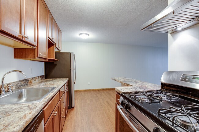 1BR, 1BA - 700SF - Dupont Avenue Apartments 3040