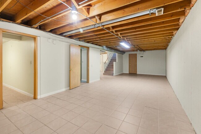 Building Photo - 1632 Poplar Ln