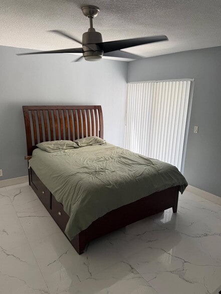 Building Photo - 3801 Waterview Cir