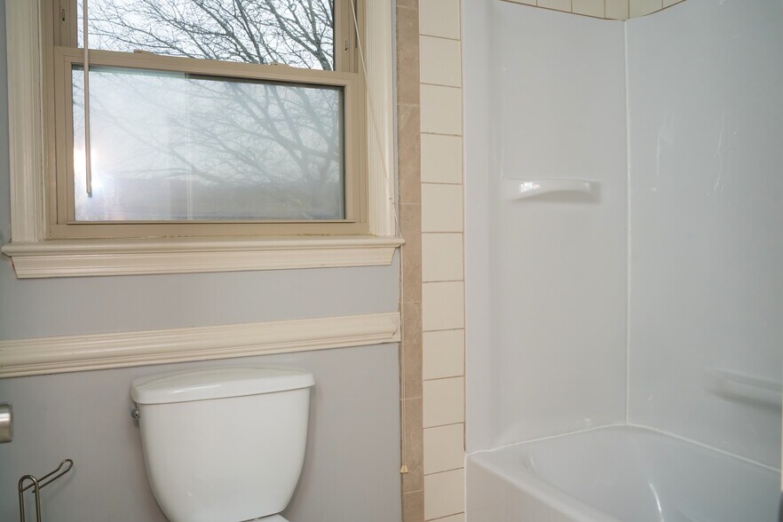 Building Photo - 1026 Tottenham Ln