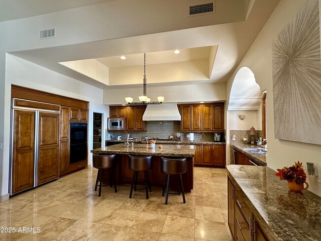 Building Photo - 5711 W Linda Ln