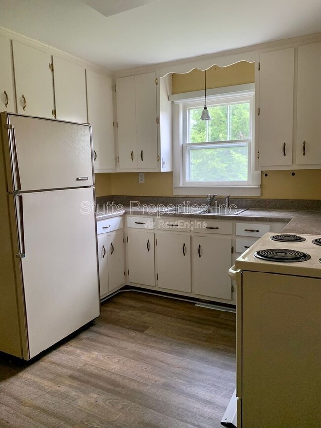 Building Photo - 1611 Southern Blvd